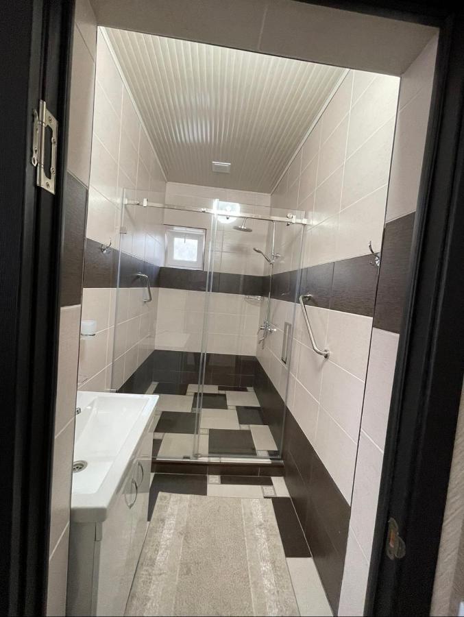 Hotel Роща 7 Bischkek Exterior foto